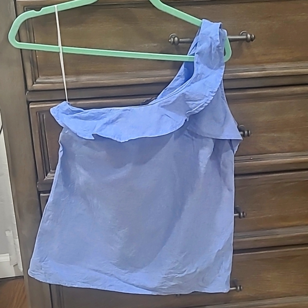 One shoulder chambray